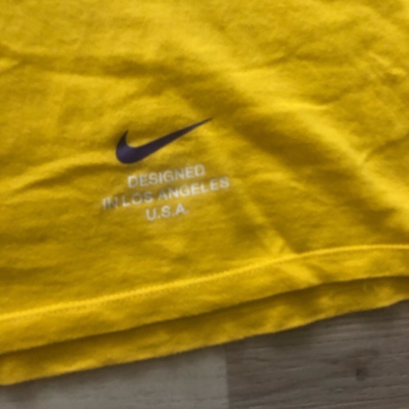 Nike LA Lakers Basketball Men's Yellow Tee with Graphic Logo - Picture 2 of 9